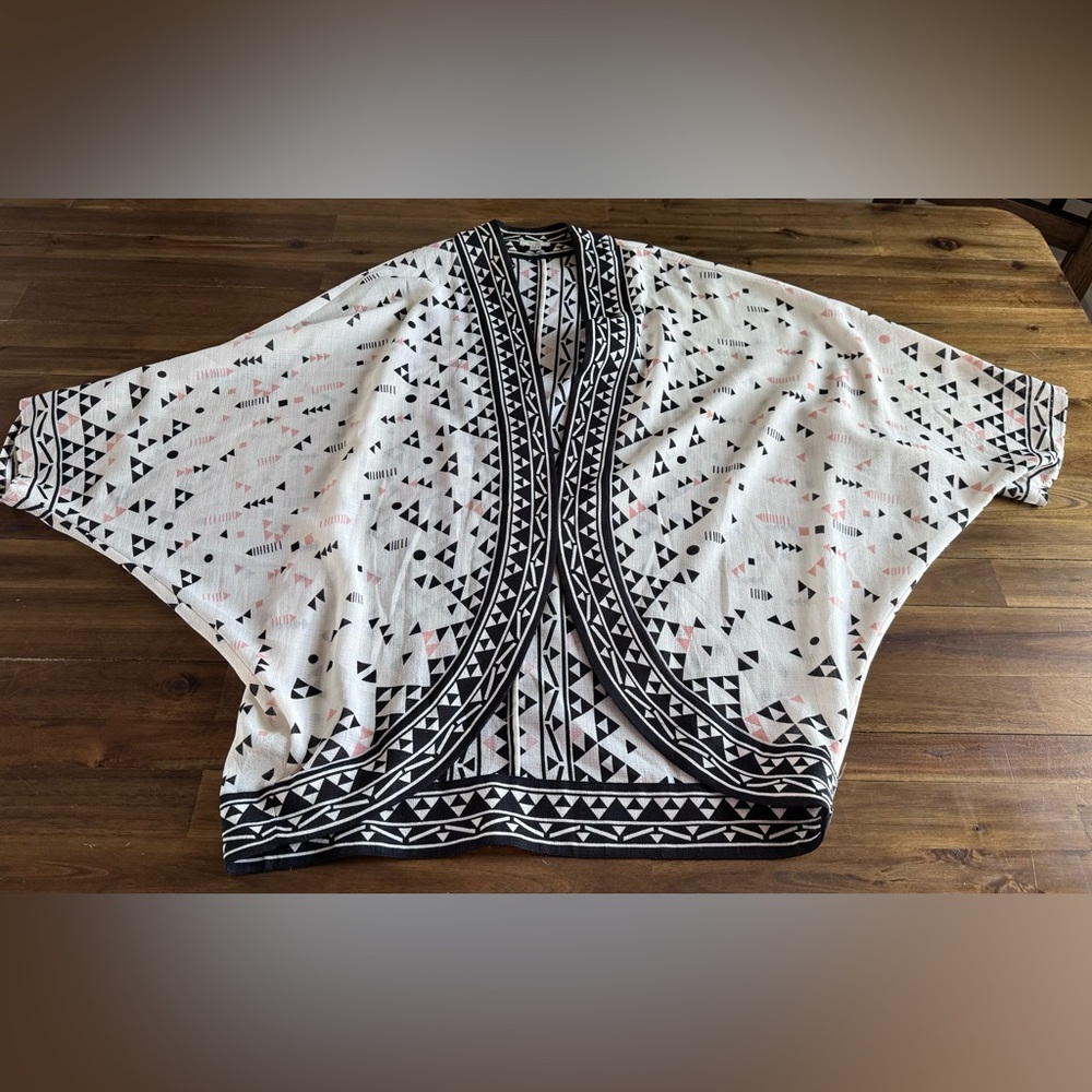 Ecoté Urban Outfitters Printed Kimono